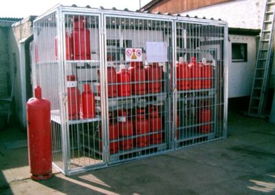 Gasflaschenlagerbox, Edelstahl, überdacht