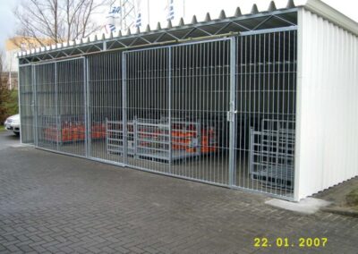 Unterstand, Überdachung Stahlblech und Stahlgitter