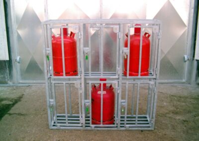 Gasflaschenlagerbox einzeln abschließbar, Edelstahlrohr