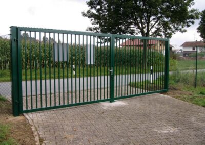 Zweiflügeliges Tor Industriebetrieb