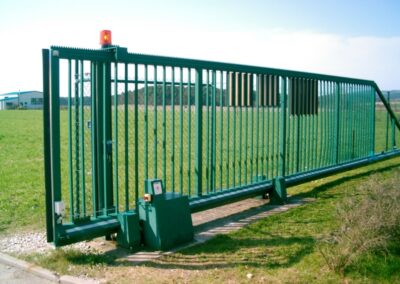 Elektrisches Stahltor für Industrieanlage