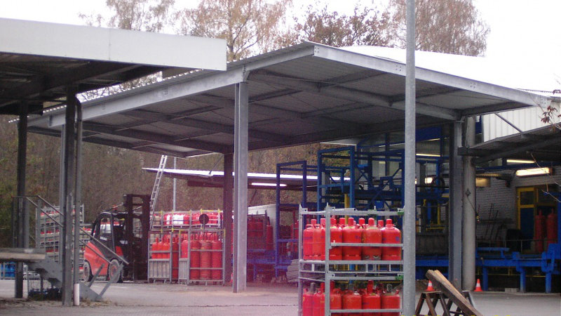 Überdachung Stahlbaukonstruktion verzinkt Industriegelände