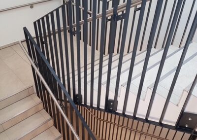 Treppengeländer aus Stahl, schwarz